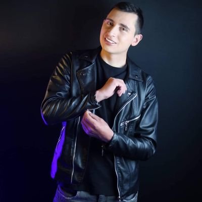 DialexisS's profile picture. Adm. De Negocios Internacionales, Esp. En Alta Gerencia, Magister en Finanzas Internacionales, Est. De Ciencias Políticas y Relaciones Internacionales.