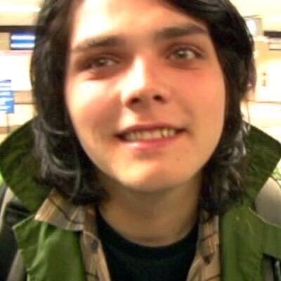 penceypreper's profile picture. 19🧟‍♂️
;3