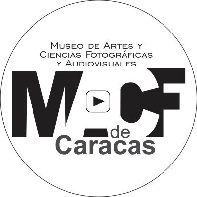 Apoyamos la difusión y conocimiento del arte y las ciencias de la 
fotografía a través de las líneas de acción del Museo. Instagram @coronadasvenezuela