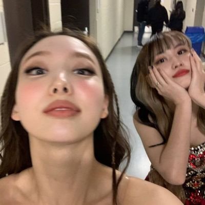 account dedicated to nayeon and momo doing whatever they do