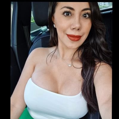 Esme_Islas's profile picture. 