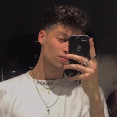 22 : // : insta: @alex_dobes