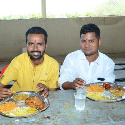 आयुष्य.... जगण्यात व्यस्त ... अथांग ... अपूर्ण... पुस्तकं ... चाफा... निसर्ग... स्वतंत्र... काल्पनिक.. समाधानी.. उगाचच आवडतो.... एकांत