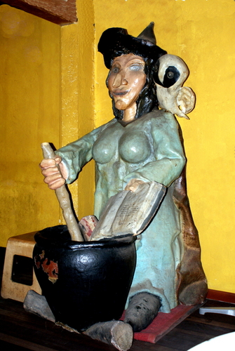 CafePubAkelarre's profile picture. Café Pub Akelarre en #CiudadJardín de #Palma de #Mallorca, tu lugar para tomar unas #cañas con los amigos, un #café, #cenar y #copas.Prueba nuestro #paamboli