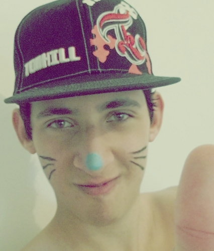 bem vindo ao meu #Reino ♔  #Luucas , 16anos ' Leão *O* hihi de longe sou feio , e de perto pareço de longe! é minha @sousuabb ♥   
aboor @sousuanamorada_ s2