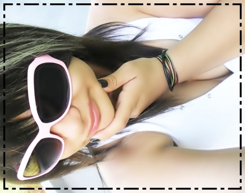 Sou o Tipo Certo de Garota Errada.. E tenho tds os Defeitos de uma Garota Perfeita ! x)  
Add http://t.co/aqvEFR22SX
