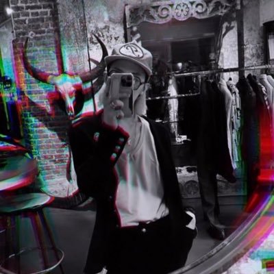 BIGBANG 大好きです❤❤ 猫大好き🐈マンチカンとアビシニアンがいます。写真撮るのも大好き。時々風景あげようかな〜^^* ハマっているアカセカ😂医療従事者です。無言フォローすみません🙇‍♂️