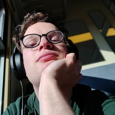 Communist | chaotic lil fruit | anti-koala, pro-wetenschap