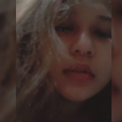 itsmenewi's profile picture. 1997