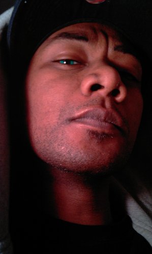 Dinaounch's profile picture. From Reunion Island, living in France. Lover of Life, Music, Photography and everything about art.