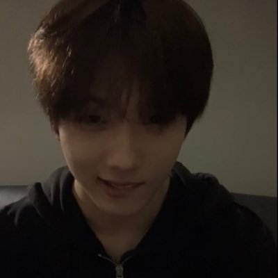 whats stopping u fr following me back? • bns ٩꒰。•◡•。꒱۶ • exo & nct •