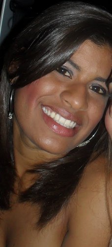 Pare de correr atrás, pare de se importar. Seja indisponível, desapegue. Pessoas gostam, do que não têm ;)