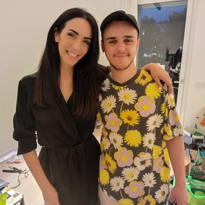 pennatheboss's profile picture. Ho un sacco di passioni 🎬 🎥 📺 🎭 poi c’è il @acmilan #wethechamp19ons … ma alla fine Raspadori ha segnato?❤️🖤