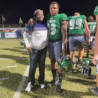 🇳🇬 8A StateChampionship💚,C/o’22 /DE/LB /6’1-240/3.0GPA/ bench 420 and squat 635/cell#9412379505/NCAA ID# 2201403634