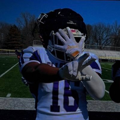 ECC RB/ATH🟣⚫️ OPEN RECRUITMENT!! |5’9, 210lbs| Why Not Me? Bench: 315 Squat: 515 #JUCOPRODUCT #HumbleandHungry🍽👿 #GrindTime😤 Latest highlights👇🏽