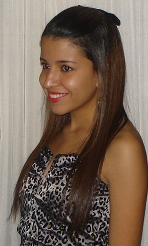 Yasmin, 18 anos e Rainha do Drama.