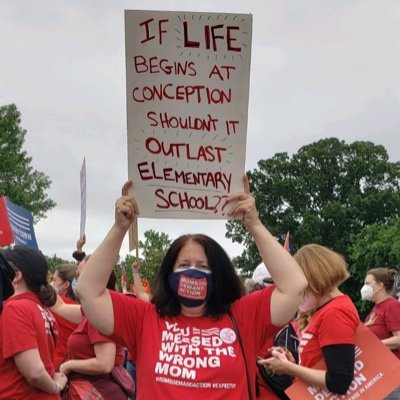 A mom demanding action for gun safety. Opponent of plastic products & throw-away lifestyle. Animal lover, Science, not fiction, oath taken to the Constitution