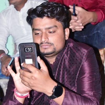 jhasamir206's profile picture. इस समाज में जो आदमी बुरा नहीं है.....

वो बेवक़ूफ़ है।
