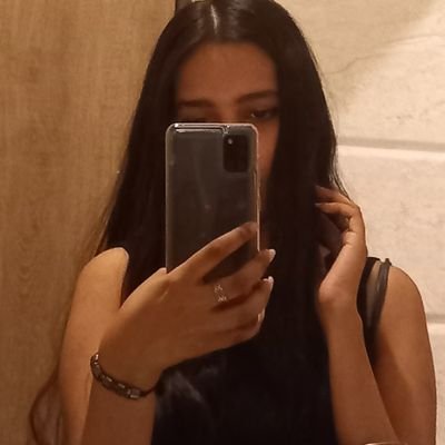 enrapturingsoul's profile picture. Tweeting my random 3AM thoughts ✨️