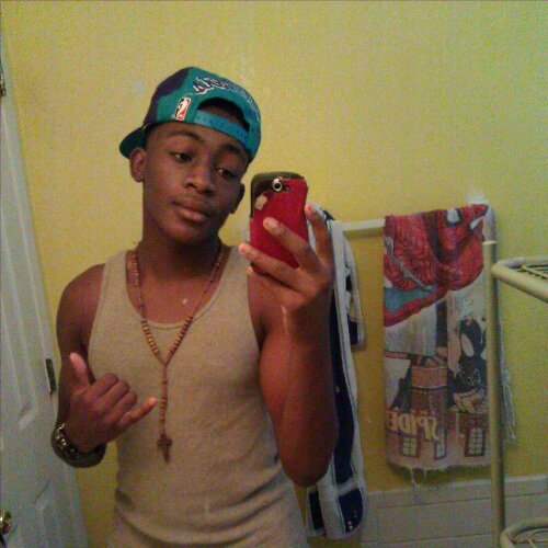 910_mike31's profile picture. C/O 2013,#God,#ball is life,910,PHS,just a kid trying to fill big dreams,#follow and ill follow back:p