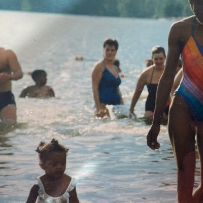 seshbennu's profile picture. babylove’s yoga. 🧘‍♀️Braids to the back.