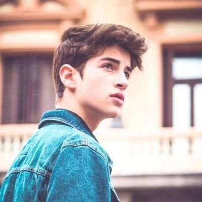 كن لطيفاً مع الجميع.