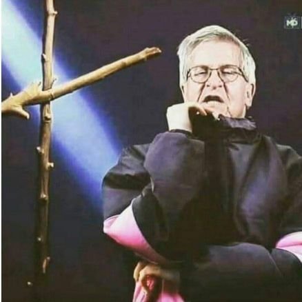 Libera tu mente, ven, siéntete. Como un puma, puesto de yagé por accidente.
🤺🎯