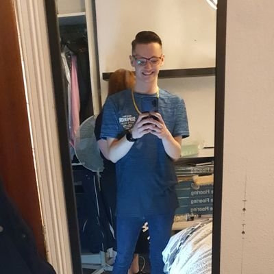 Lee93495943's profile picture. 