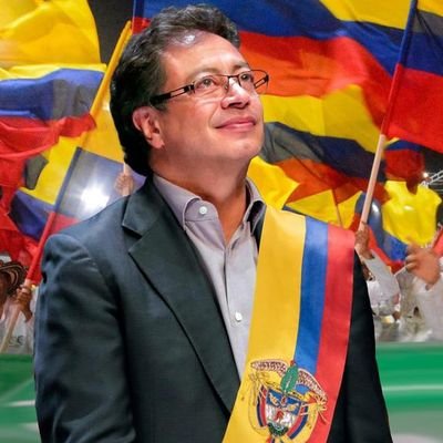 Colombiano comprometido con una mejor Patria para las Nuevas Generaciones.