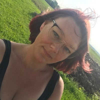 RhiAquaRebel's profile picture. Transforming the products of my past.