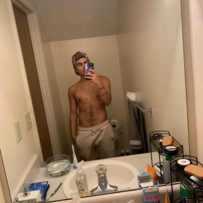 erik_risch2019👻 add me will drop prices and everything else soon taking personal dms