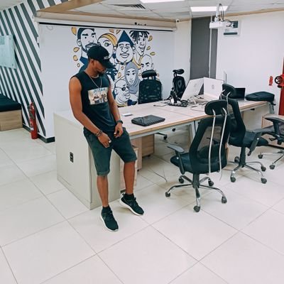 complex, yet simple! 😬 / Gooner/Engr🔧/Product owner/Product manager/Student of theology/free mind/Word-smith/rythm and poetry