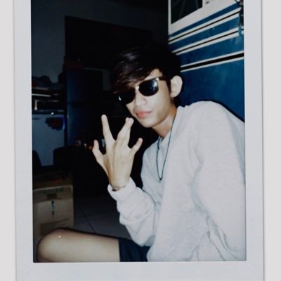 alifasri__'s profile picture. ingat, hari ini mungkin teruk. teruskan saja kehidupanmu, kamu memang teruk.