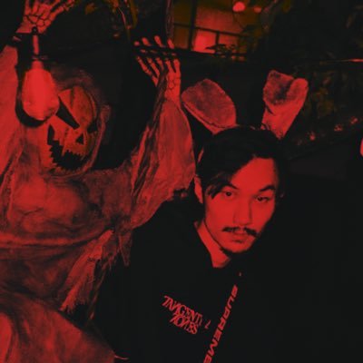 designer, music/visual producer, DJ 🇻🇳 (he/they) 高处不胜寒