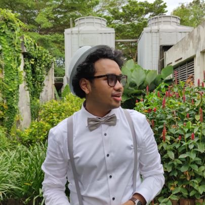 FitriandikaN's profile picture. Udah ngejar Pokemon dari kecil. Masih semangat dukung MU. Have some fun, check the link and pinned tweet.