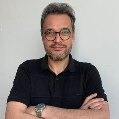 چقدر سخت است کتمان حقیقت که تنها صدای تاریکی، سکوت و تمام انکارها