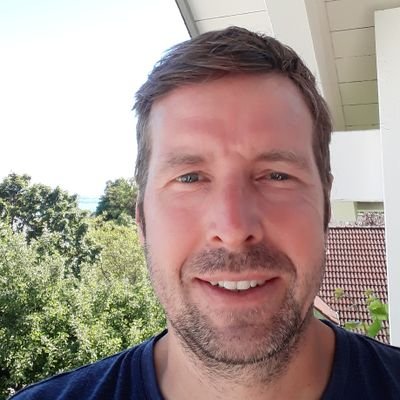 thschaetz's profile picture. kritischer Zeitgeist