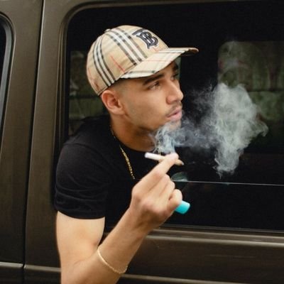 AmnIsiaK_'s profile picture. 