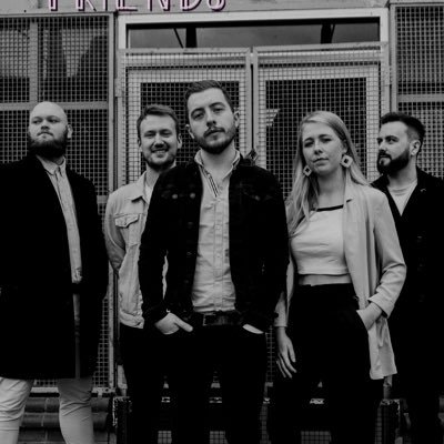 A lovely bunch of lovely people with lovely music ...lovely. Enquires 📩 falsefriendsmusic@gmail.com 🌸