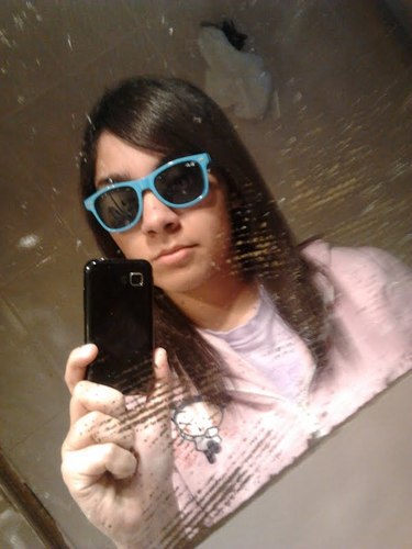 Cuidado comigo sou melhor do que as pessoas pensam pior do que elas imaginam... as criticas não me abalam, os elogios não me iludem... sou o que sou