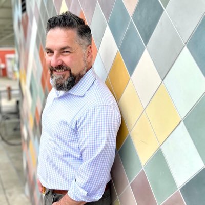 Left-handed human in the Pacific Northwest. Dad. Oregon Youth Authority director and law professor. Amateur cook. Self-proclaimed comedian.