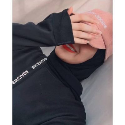 sara_mahasneh's profile picture. medical student at YU ❤