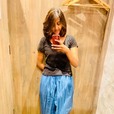 MadhuRamamurth3's profile picture. 