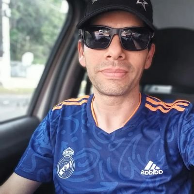 Periodista de abc tv y abc fm.
Hijo de Ignacio, papá de Ignacio. 
Olimpia/Real Madrid/F1