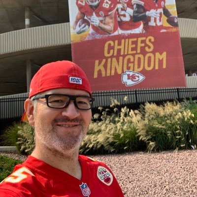 Living life one day at a time! You’ve never failed until you’ve given up! Father, Nerd, Sports Fanatic, Entrepreneur....Go #ChiefsKingdom Cashtag: $Darthbamm