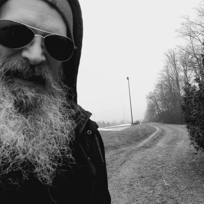 sort of a nerd but typically a beard-o getting rad on a trail.. i'm into metal, mountain biking, classic cars, malamutes and i generally like 3 people