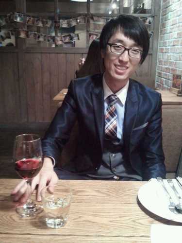 84년생 슈퍼남아 / 부산사나이~ / 천연화장품 대표회사 [엘큐어] 마케팅팀장^^ / 주식, 펀드, 낚시, 영화, 음악 등등 할수 있는 건 다 좋아하는 외로운 사나이ㅠ