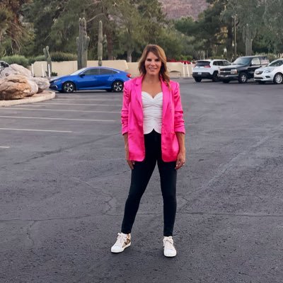 Marketing & Sales Exec, Mom to 2 Boys, Wife, Fitness Junkie and Avid Sports Fan