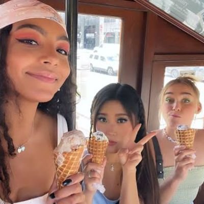 sianysjeong's profile picture. bestie de siany e casada com a heyoon
Rafs Deinert Soares Jeong