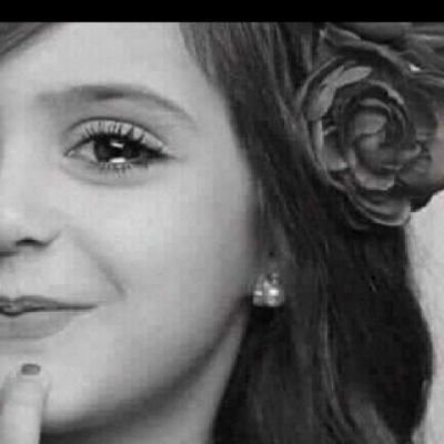 FizaDua4's profile picture. 